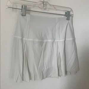 Lululemon white tennis skirt 🎾
